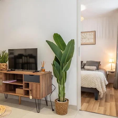 Le Mado, Charming Two-room In A Great Location