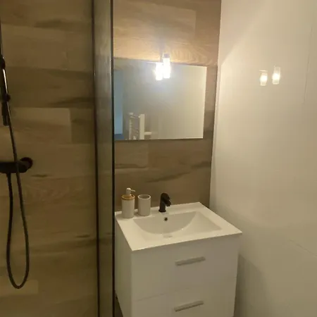Le Mado, Charming Two-room In A Great Location Appartement *